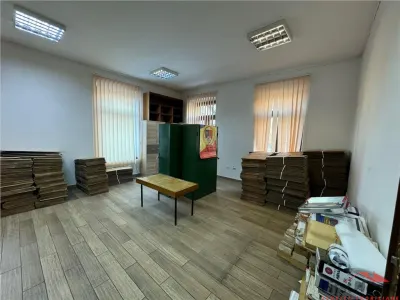 Cladire cu un aspect aparte de inchiriat in Centrul Focsaniului - foto 4
