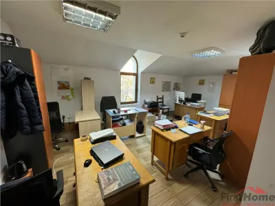 Cladire cu un aspect aparte de inchiriat in Centrul Focsaniului - foto 9