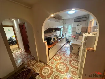 Ap 3 cam, Sud P-uri, 76 mp utili, et4/4 cu acoperis,CT,imbunatatit - Focsani