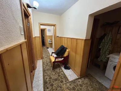 Apartament cu 3 camere de vanzare et. 2,  zona Sud. - foto 7
