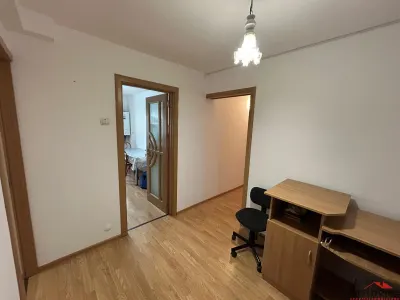 Apartament cu 3 camere de vanzare, zona Quattro. - foto 4