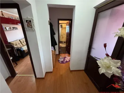 Apartament 3 camere, Piata Sud, etaj 3, renovat si mobilat complet - foto 14