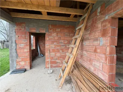 Casa la rosu din caramida de vanzare in comuna Carligele - foto 4