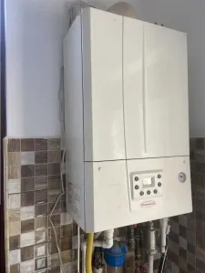 Casa in Focsani de inchiriat renovata integral , zona Bdul Independentei,posibilitate birouri , saloane de infrumusetare - foto 9