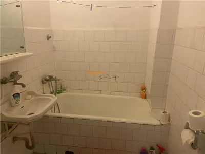 Apartament 3 camere , zona Sud , et 3/4 , decomandat ,52 mp - foto 10