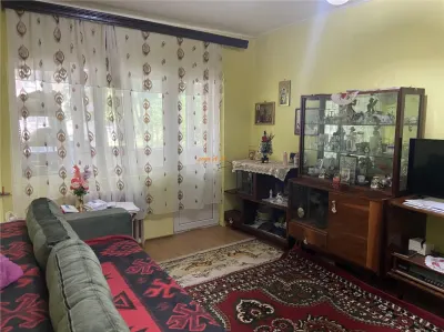 Apartament 2 camere , cartier Gara , et 1/4 , curat , liber ,mobilat - Focsani
