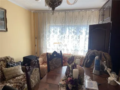 Apartament 2 camere , zona ultracentrala - Piata Moldovei , et 2 , decomandat , 54 mp , renovat ,mobilat completdin 4 - Focsani