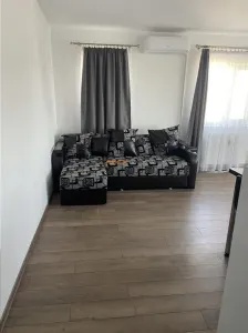 Garsoniera de vanzare , zona Liceul Economic Gara - strada Longinescu , 37 mp , renovata ,mobilata - Focsani