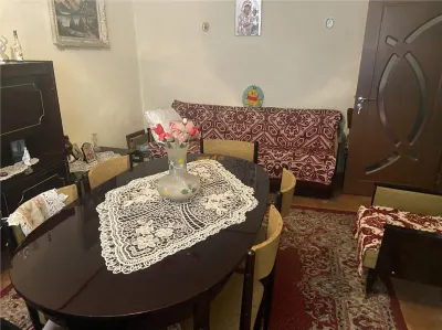 Apartament 3 camere , zona Politia Judeteana Focsani, et 1/4 , 71 mp , decomandat , mobilat - foto 11