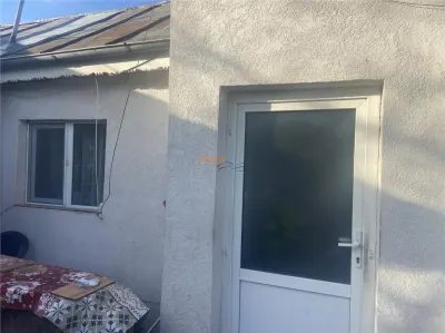 Casa de vanzare in sat Golesti , suprafata 87 mp , teren 1124 mp - Golesti
