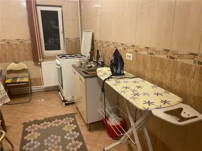 Apartament 2 camere , zona cartier Sud , decomandat 56 mp, imbunatatit , mobilat - foto 8