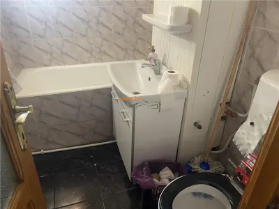 Apartament 3 camere , zona ultracentrala-Primaria Focsani ,etaj 2/8 ,decomandat , liber - foto 13