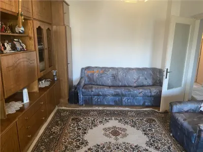 De vanzare apartament 3 camere , zona Spitalul Judetean Focsani, 82 mp , decomandat - Focsani