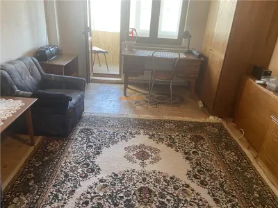 De vanzare apartament 3 camere , zona Spitalul Judetean Focsani, 82 mp , decomandat - foto 2