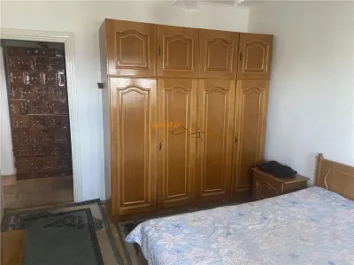 De vanzare apartament 3 camere , zona Spitalul Judetean Focsani, 82 mp , decomandat - foto 11