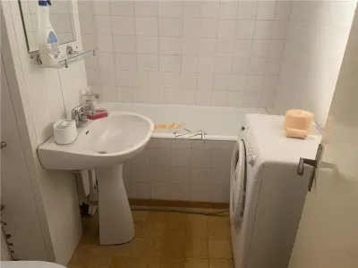 De vanzare apartament 3 camere , zona Spitalul Judetean Focsani, 82 mp , decomandat - foto 12