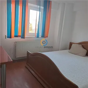 Apartament trei camere Fratii Golesti S-uri, etaj intermediar - foto 3