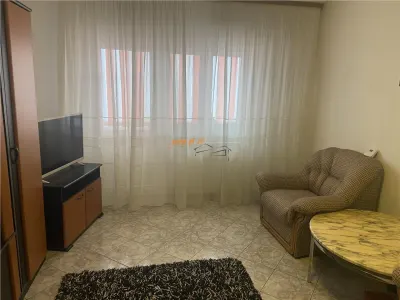 Apartament 4 camere , zona centrala -2 Stejari , decomandat , imbunatatit , mobilat - foto 2