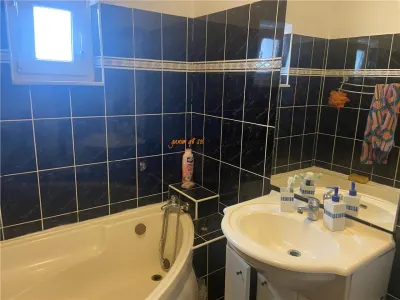 Apartament 4 camere , zona centrala -2 Stejari , decomandat , imbunatatit , mobilat - foto 12