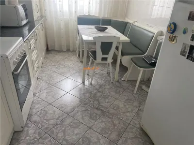 Apartament 4 camere , zona centrala -2 Stejari , decomandat , imbunatatit , mobilat - foto 17