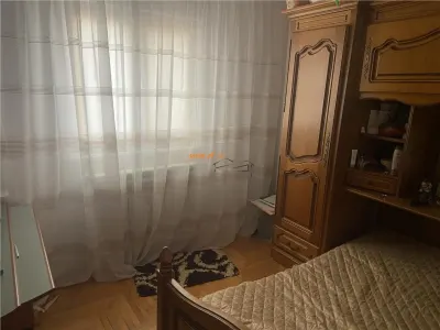 Apartament 4 camere , zona centrala -2 Stejari , decomandat , imbunatatit , mobilat - foto 9