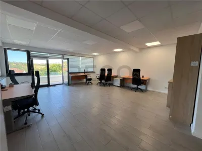RECO Casa de inchiriat pentru birouri / spatiu de locuit in Oradea- 5 minute de centru - foto 12