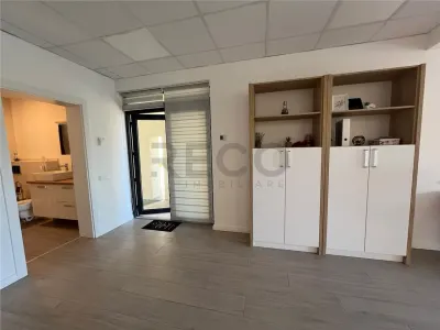 RECO Casa de inchiriat pentru birouri / spatiu de locuit in Oradea- 5 minute de centru - foto 20