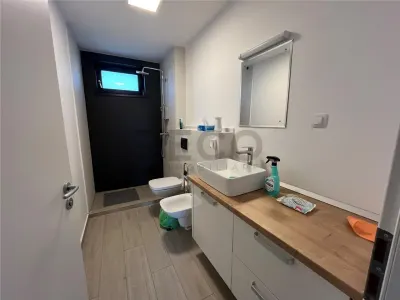 RECO Casa de inchiriat pentru birouri / spatiu de locuit in Oradea- 5 minute de centru - foto 7