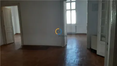 Inchiriere vila sapte camere, pretabila spatiu, cabinet, clinica, scoala, zona Ultracentrala - Pitesti