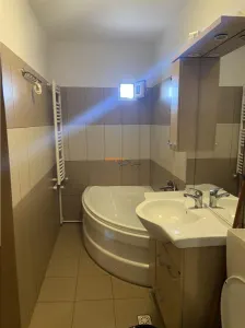 Apartament 2 camere  in Focsani, zona ultracentrala - Spitalul Militar , decomandat , mobilat si utilat complet - foto 14