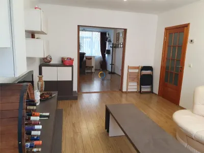 Vânzare apartament 4 camere Trivale - foto 2