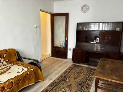De vanzare apartament 2 camere Banat, etaj intermediar, dotat cu centrala termica - Pitesti