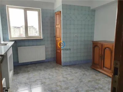 Apartament 4 camere Centru, etaj intermediar/7, liber - foto 4