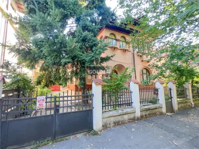 Domenii | Spatiu in Vila reprezentatival Garaj l Parcare - Bucuresti