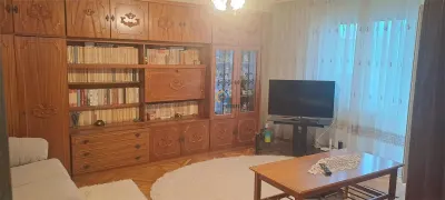 Apartament trei camere Exercitiu, etaj 3/4, liber - foto 2