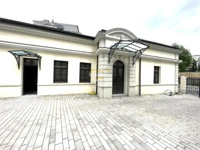 Monument istoric restaurat in totalitate Parter+1 Pretabil Cafenea /Showroom /Activitate comerciala - Bucuresti