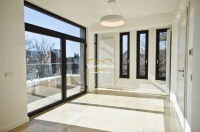 VILA DEOSEBITA AVIATORILOR -DOROBANTI -IMOBIL NOU - Bucuresti