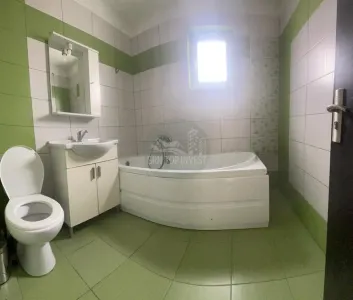 Casa cu 4 camere 3 bai si tersa in Sura Mare - foto 2