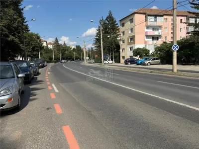 Apartament cu 4 camere 2 bai si balcon etajul 1 pe Rahovei - Sibiu