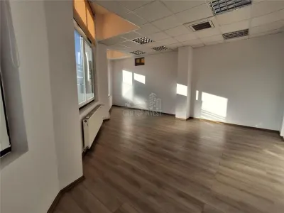 Cladire birouri 900mp 14 locuri parcare zona Piata Cluj - foto 7