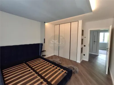 Apartament de LUX  2 camere decomandat pivnita zona Strand - foto 14