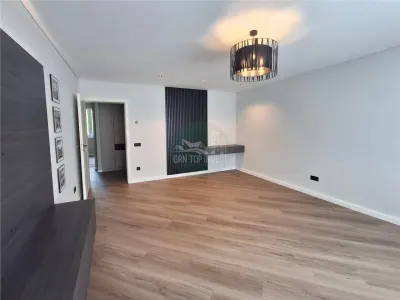 Apartament de LUX  2 camere decomandat pivnita zona Strand - foto 12