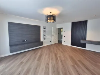 Apartament de LUX  2 camere decomandat pivnita zona Strand - foto 8