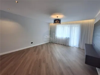 Apartament de LUX  2 camere decomandat pivnita zona Strand - foto 9