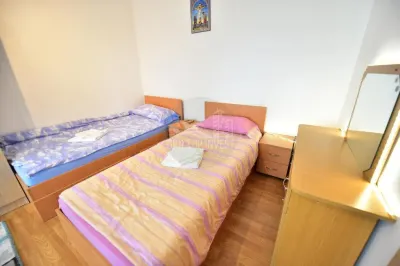 Apartament 2 camere cu balcon zona Vasile Aaron - foto 2
