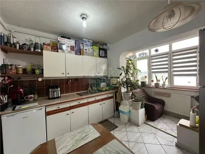 Apartament 3 camere decomandat zona Vasile Aaron - foto 12