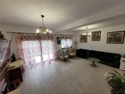 Casa moderna tip triplex 4 camere zona Selimbar - foto 1