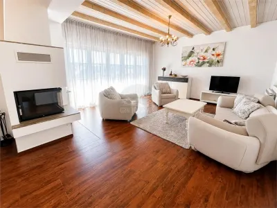 Penthouse 200mp 3 camere 2 bai dressing terasa Parcul Sub Arini - foto 2