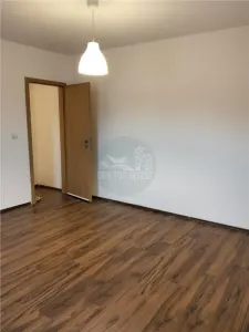 Apartament 2 camere la mansarda in zona Strand - foto 4