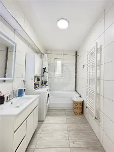 Apartament 3 camere 2 bai parcare subterana zona Turnisor - foto 9
